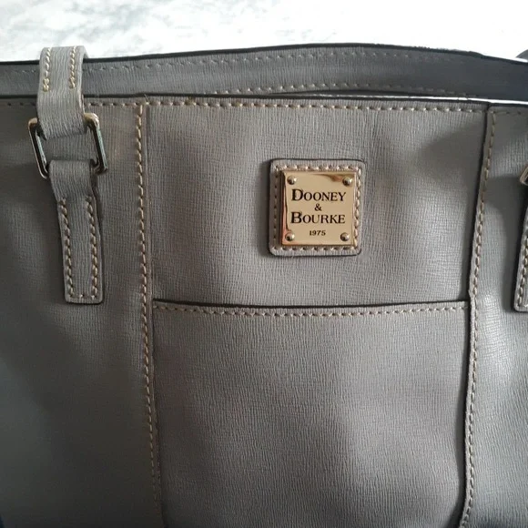 Dooney &Bourke with dust bag - Picture 2 of 4